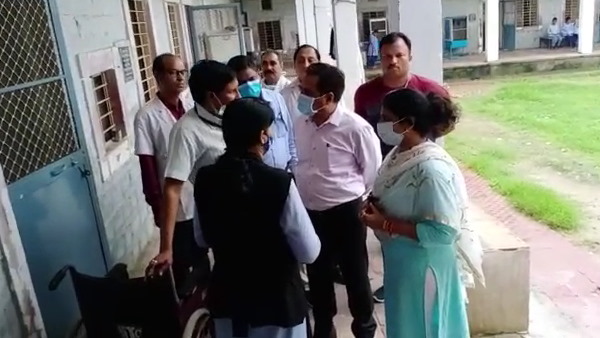 इलाज के दौरान तीनों की मौत हो गई