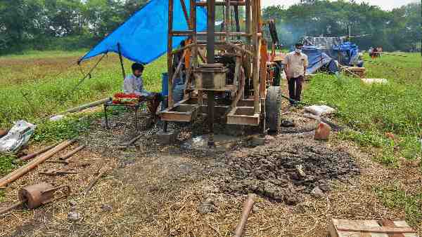 विपक्ष का क्या कहना है ?