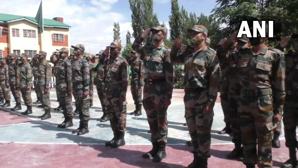 गोलियों के साथ-साथ फ्रैक्चर और 10 से ज्यादा घाव गोलियों के साथ-साथ फ्रैक्चर और 10 से ज्यादा घाव