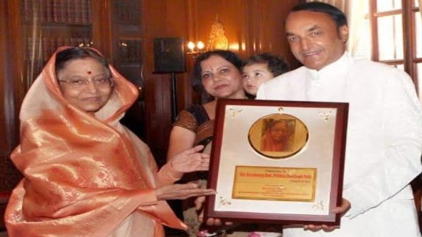 4 राष्ट्रपति सम्मानित कर चुके