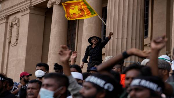 रेड कार्पेट पर प्रवेश करते ही बिजली गई रेड कार्पेट पर प्रवेश करते ही बिजली गई