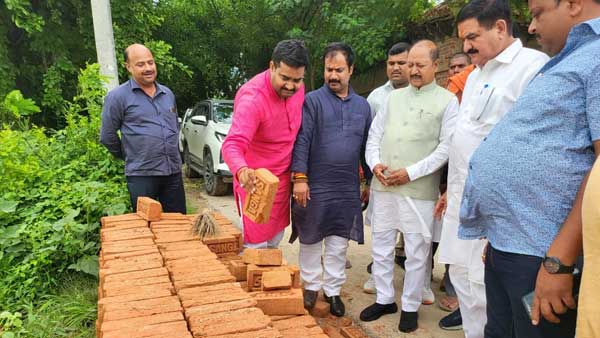 घटिया ईंट देखकर ठनक गया माथा