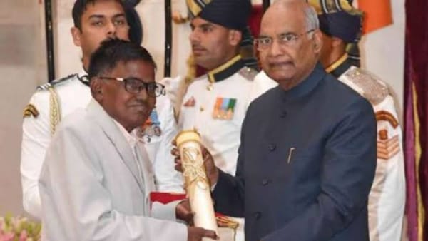 किसानों से बीज के बदले बीज