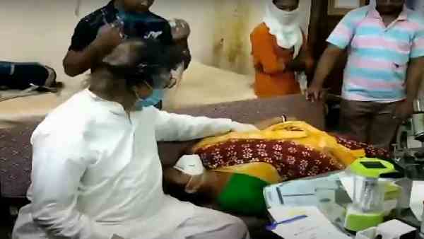 कभी लोगों का इलाज बंद नहीं किया
