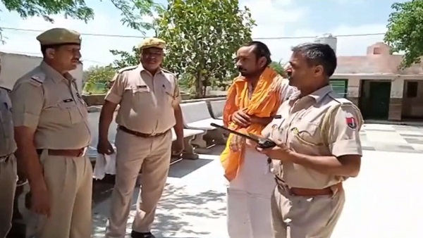 'मंदिर में या रास्ते में मारेंगे तूझे...'