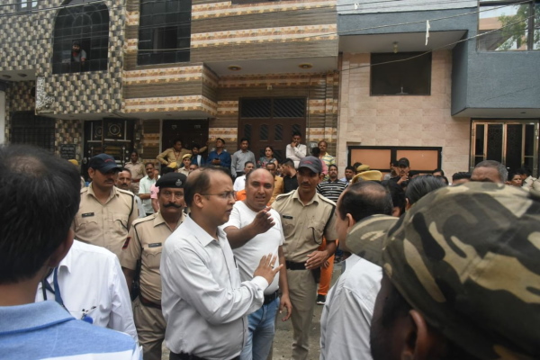  रेस्क्यू ऑपरेशन शुरू किया