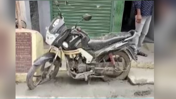 विकास के 'अद्भुत' नजारे की देखिए तस्वीर