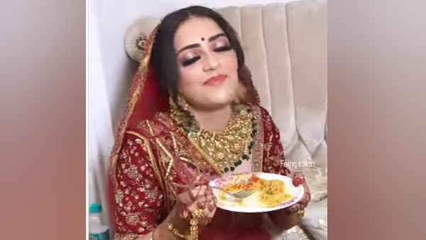 दुल्हन का मैगी खाते वीडियो हुआ वायरल