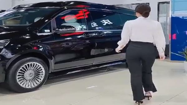 वायरल वीडियो में दिखी अनोखी कार