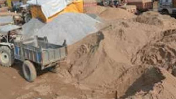 महीने वार सरिया के दाम में आई गिरावट