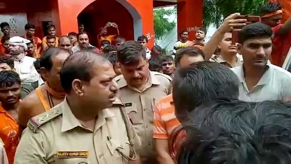 जल चढ़ाने के पहुंची महिलाएं तो हुई जानकारी