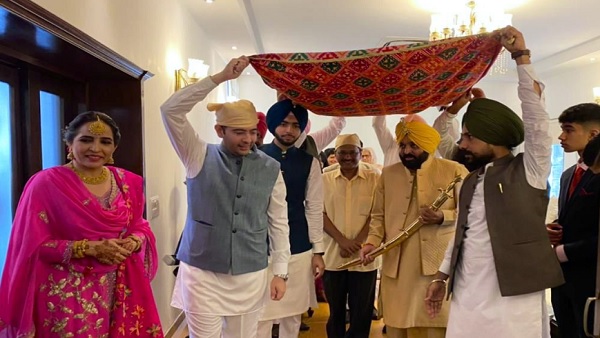 सीएम भगवंत मान की पहली शादी इंदरप्रीत कौर से हुई थी सीएम भगवंत मान की पहली शादी इंदरप्रीत कौर से हुई थी
