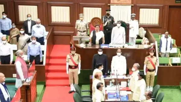 स्वास्थ्य मंत्री टी एस सिंहदेव नहीं थे सदन में मौजूद