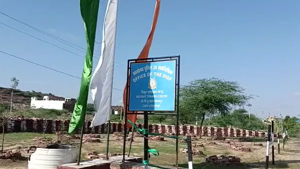 आईजी विक्रम सहगल को बुलाने की मांग रखी