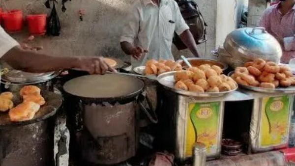 मां के साथ इसलिए स्टॉल लगाता है,ताकि... 