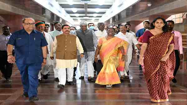 ओडिशा में सर्वश्रेष्ठ एमएलए का 'नीलकंठ अवॉर्ड' पा चुकी हैं