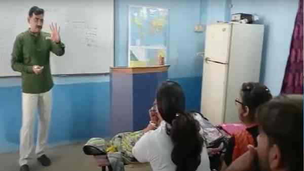 कोविड की वजह से ऑनलाइन कोचिंग किया शुरू