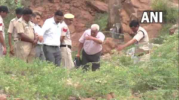 उनके साथ पूरी पुलिस टीम मौजूद थी- अनिल विज