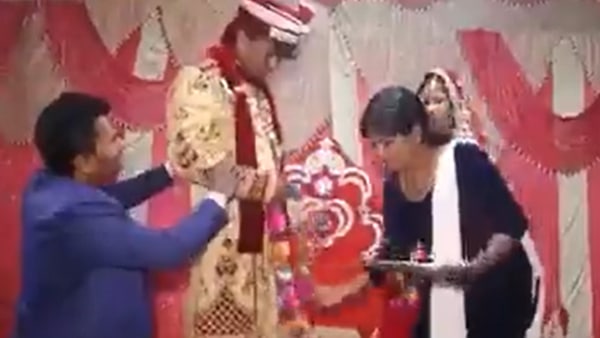 लाखों लोग देख चुके हैं वीडियो को