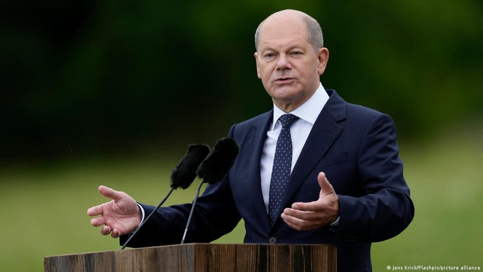 सत्ता में आने के बाद चांसलर ओलाफ शॉल्त्स ने मौजूदा कानून को हटा देने का वादा किया था