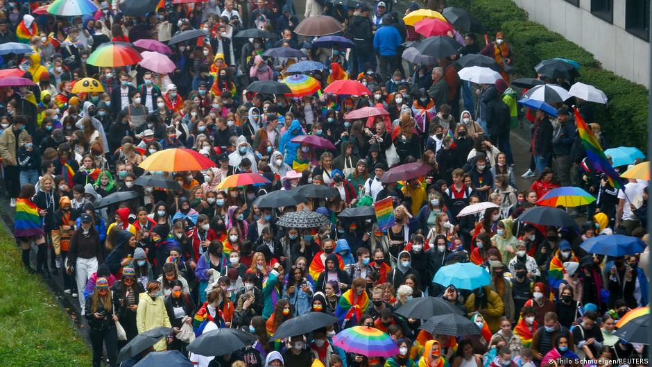 ऐक्टिविस्ट जर्मनी को उसके 