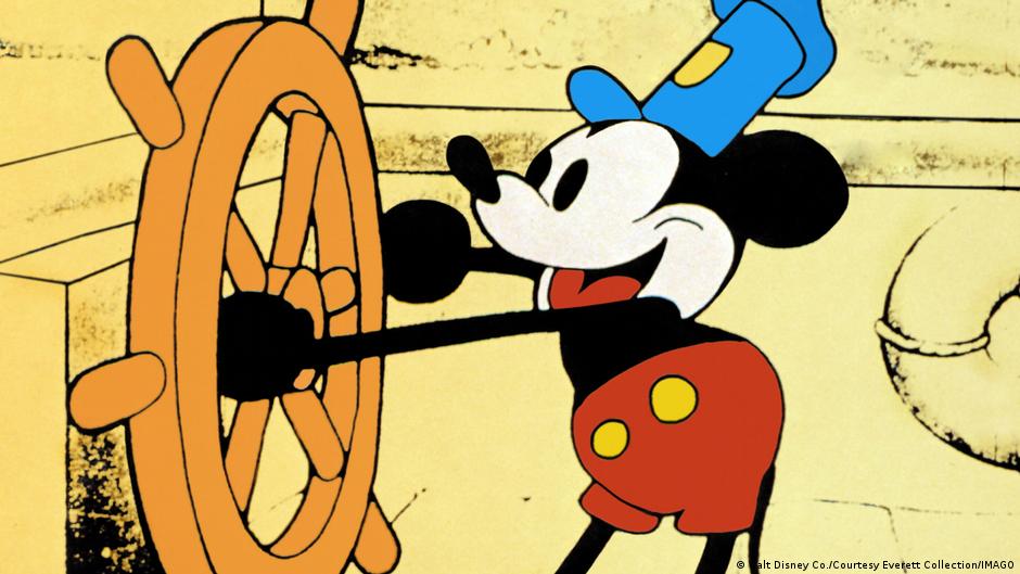 कलर वर्जन में ऐसा दिखात है पहला मिकी माउस