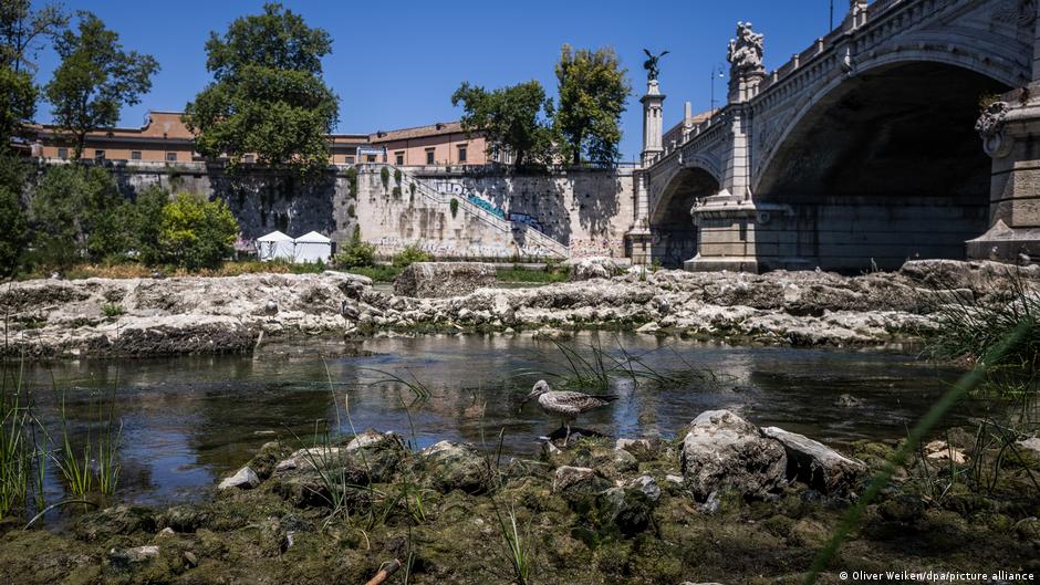 हर तरफ से गायब हो रहा है पानी