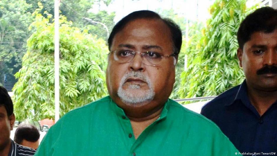 गिरफ्तारी के बाद पार्थ चटर्जी
