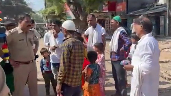 सोशल मीडिया पर वायरल हुआ वीडियो सोशल मीडिया पर वायरल हुआ वीडियो