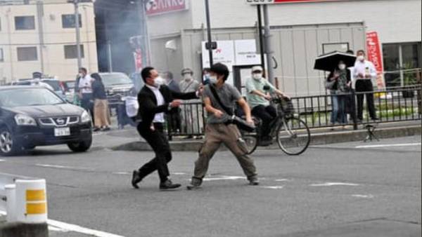 हत्यारे की कर रहे जय-जयकार