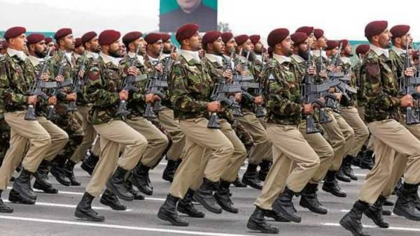 पाकिस्तान के सैन्य बजट में कटौती