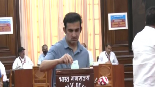 मूर्मु के पास छोटी-बड़ी कुल 27 पार्टियों का समर्थन