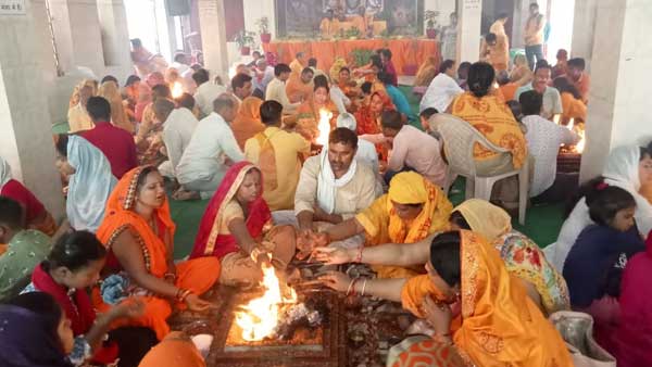 गायत्री शक्तिपीठ पर सजल श्रद्धा-प्रखर प्रज्ञा का हुआ प्राण प्रतिष्ठा गायत्री शक्तिपीठ पर सजल श्रद्धा-प्रखर प्रज्ञा का हुआ प्राण प्रतिष्ठा