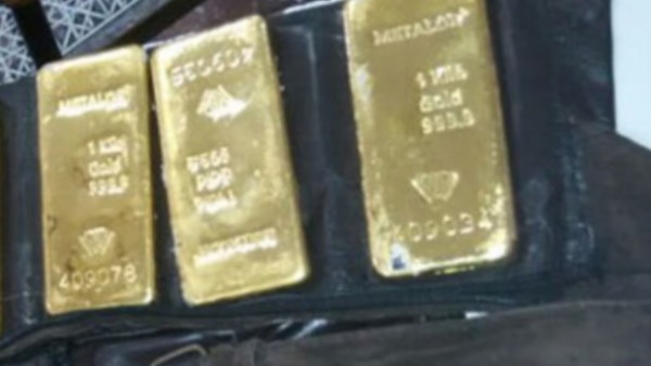 सोने के बारे जानकारी नहीं दे सकता, न ही कोई कागजात दिखा पाया