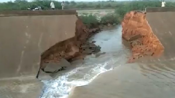 पीएम मोदी ने सीएम से की बात