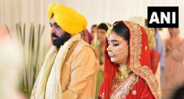 कर चुकीं हैं एमबीबीएस की पढ़ाई 