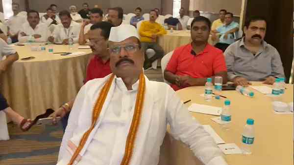 फाइव-स्टार खाने पर हुआ 22 लाख रुपए का खर्च -रिपोर्ट