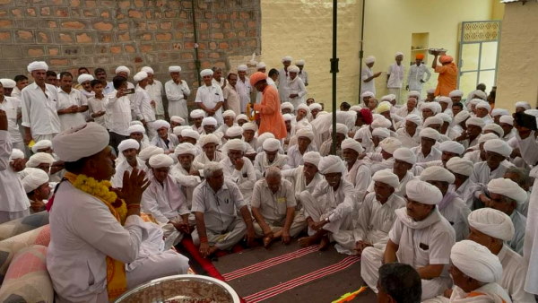 रिश्तेदारों को करवाया सामान्य भोजन रिश्तेदारों को करवाया सामान्य भोजन