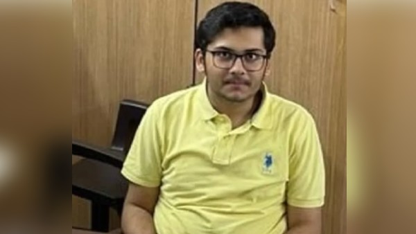 माहित को नहीं टॉपर होने की जानकारी