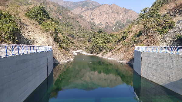 विवादों में है बांध परियोजना विवादों में है बांध परियोजना