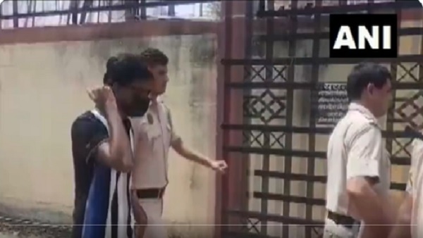 इस वजह से लेकर आई पुलिस इस वजह से लेकर आई पुलिस