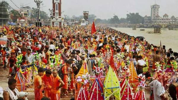 8 सालों से लगातार कर रहे जलाभिषेक