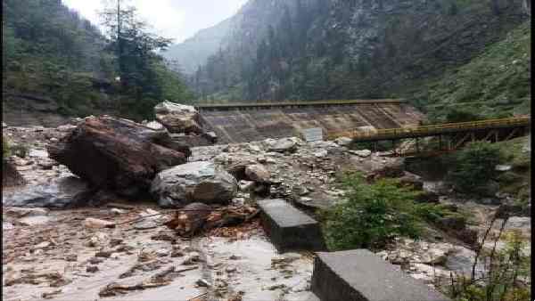 कहां फटते हैं बादल ?