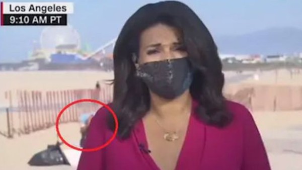 एंकर के पीछे समुद्र तट