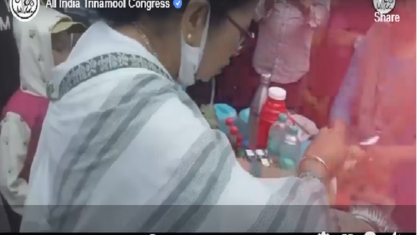 स्टॉल पर बनाई थीं मोमोस