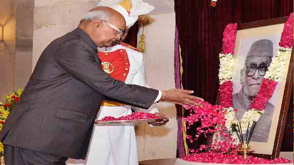 1977 में निर्विरोध चुने गए थे नीलम संजीव रेड्डी 1977 में निर्विरोध चुने गए थे नीलम संजीव रेड्डी