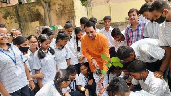 यूपी में फिलहाल लगभग 9 फीसदी क्षेत्र वन आच्छादित 