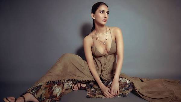 वाणी कपूर ने जताई सहमति