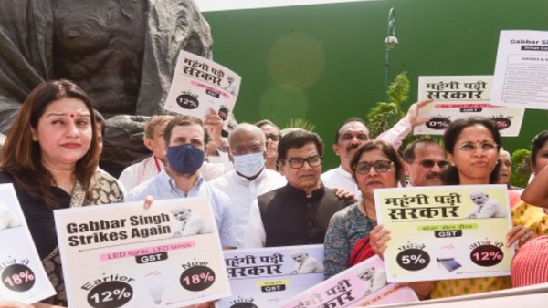 'आप सदन में प्रश्न नहीं करना चाहते हैं, तख्तियां लेकर आ रहे हैं...'