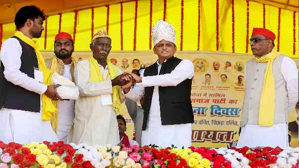 सपा-बसपा को साथ आने की कह चुके हैं बात